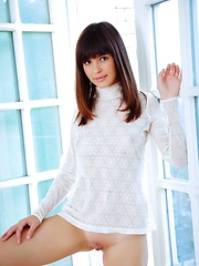 Young and beautiful, Zelda is gifted with a magnificent breasts, sexy legs and the talent to tempt and arouse with sensual and erotic poses.